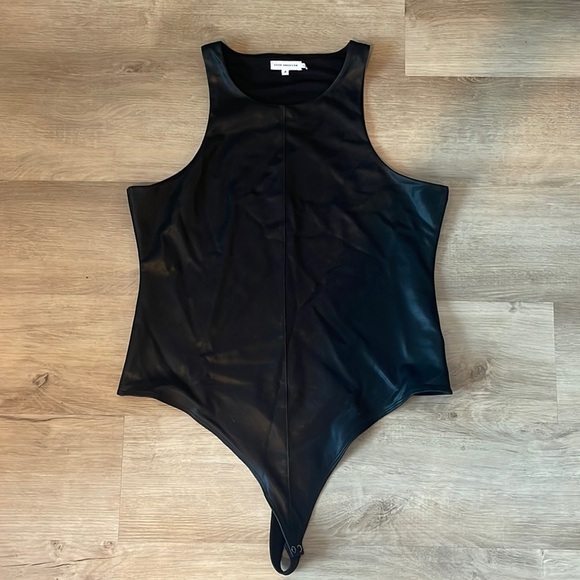 Good American Faux Leather Bodysuit sz 4 - Picture 3 of 10